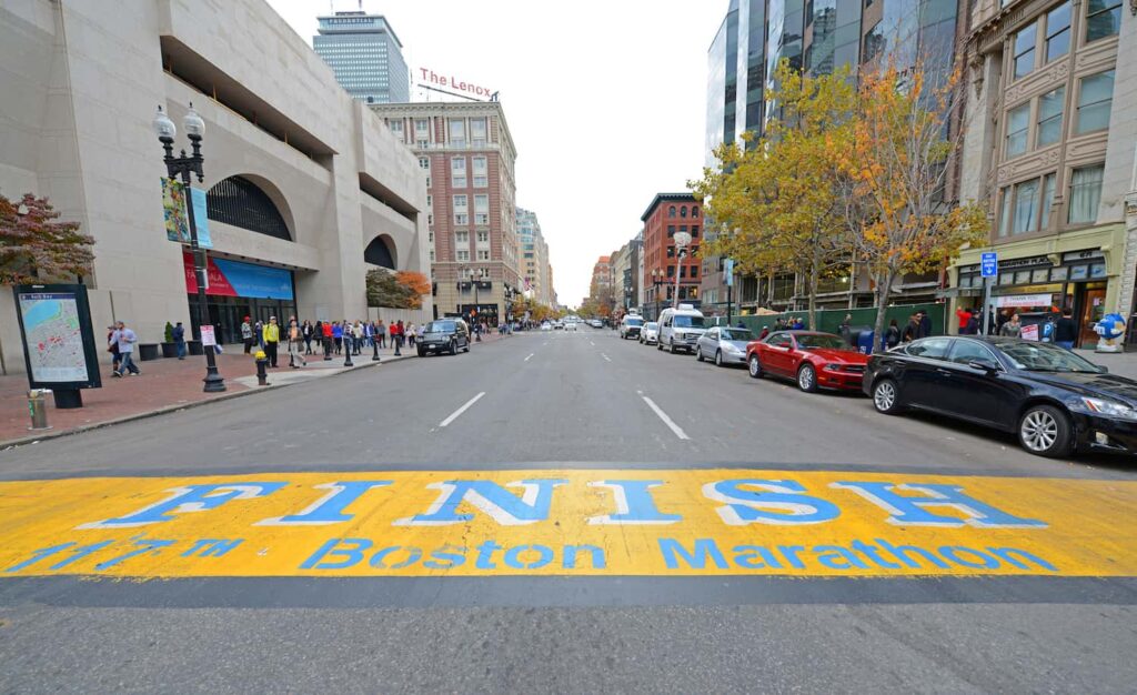 arrivée race finish line du boston marathon événement