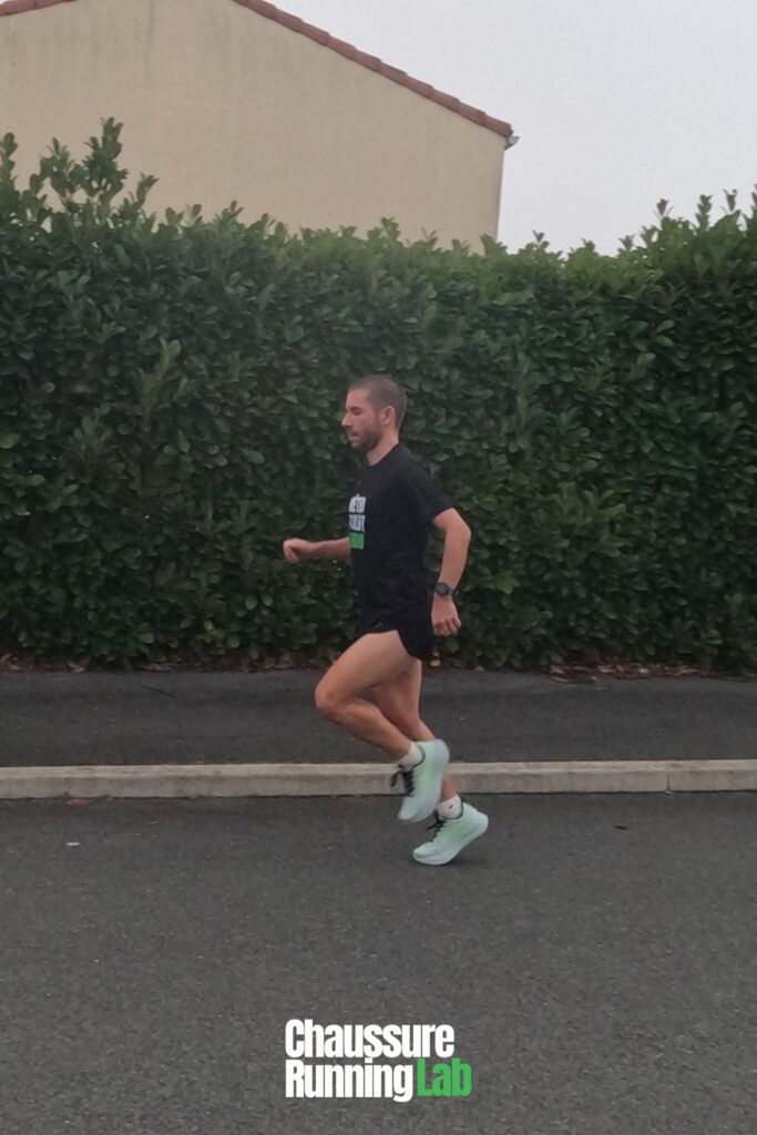 asics gel nimbus 28 aux pieds