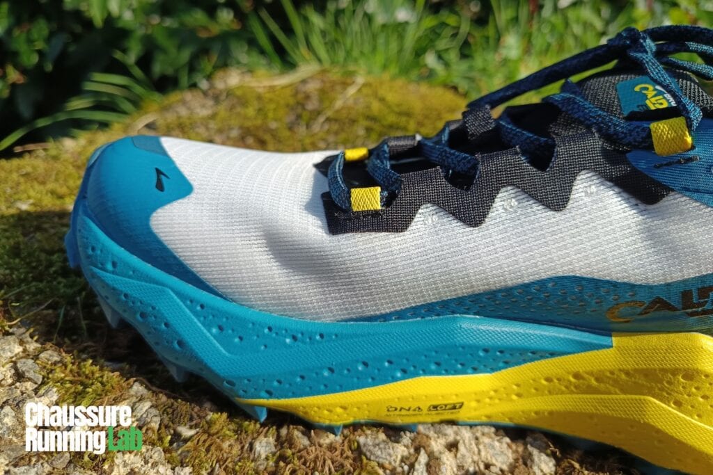 Brooks Caldera 8 tige gros plan