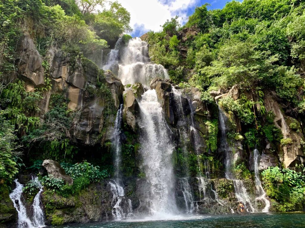Cascade d'eau sur l'île de la Réunion