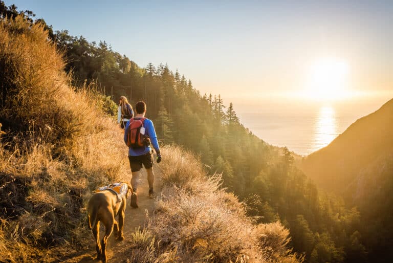 rando course (couple de personnes adeptes du trail)