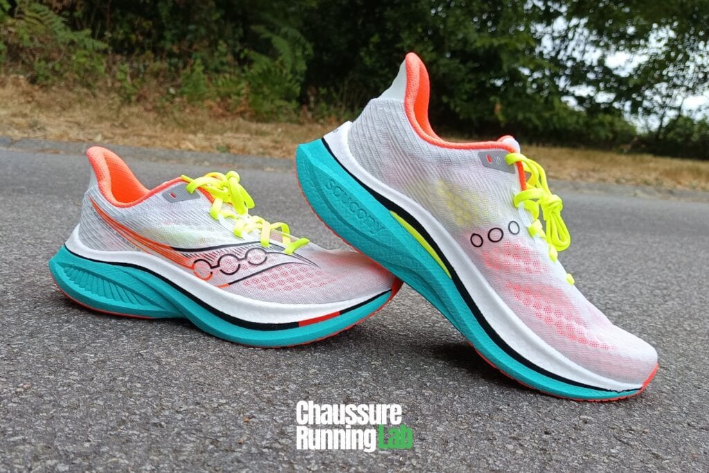 paire de chaussures de course Saucony Endorphin Speed 5