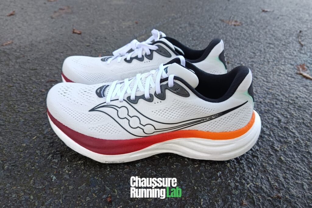 paire de chaussures de course Saucony Ride 19