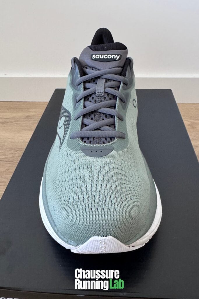 Saucony Triumph 23 toe box